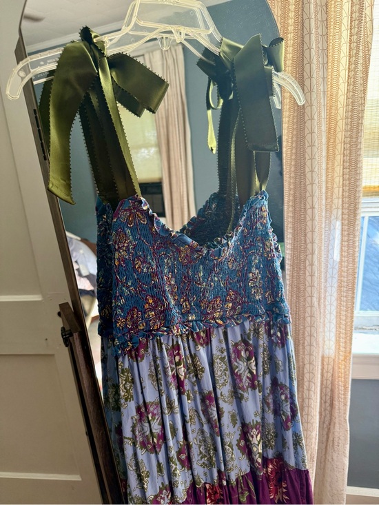 Free People Dresses & Skirts - Free People Blue Floral Maxi Dress with Hunter green bow straps